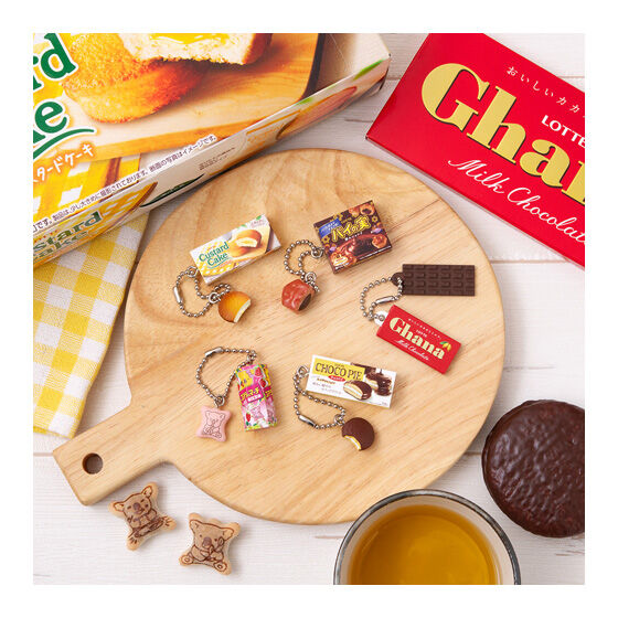 lotte_mascot_charm_-2025_package-